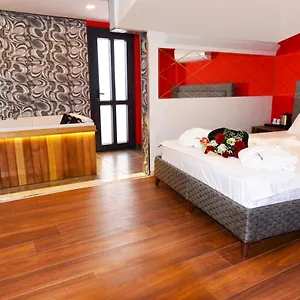 https://renk-otel-karyaka.aegeanhotels.net